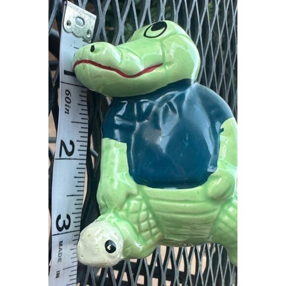 Set of 2 VINTAGE Alligator and Pink Pig Ceramic Collectible Figurines (READ) - Picture 7 of 15